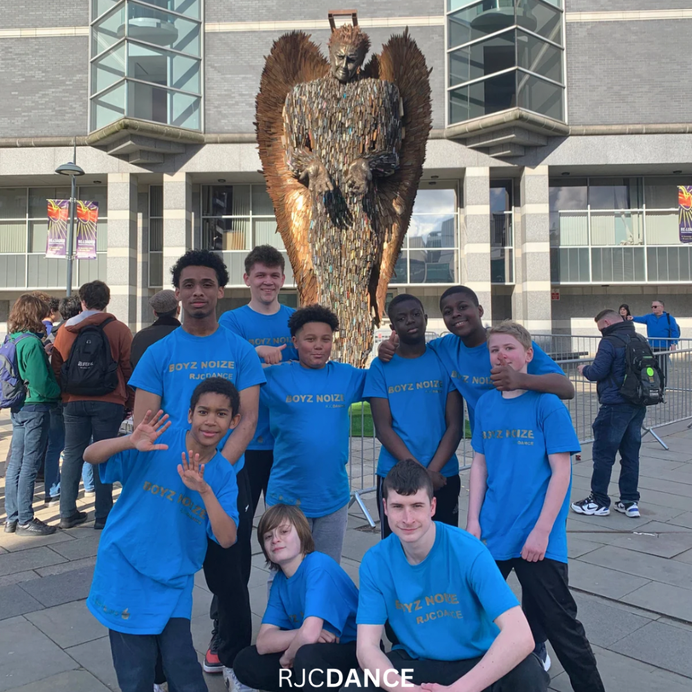 Shahck Out Boyz visit the Knife Angel to support National Youth Anti-Violence Tour